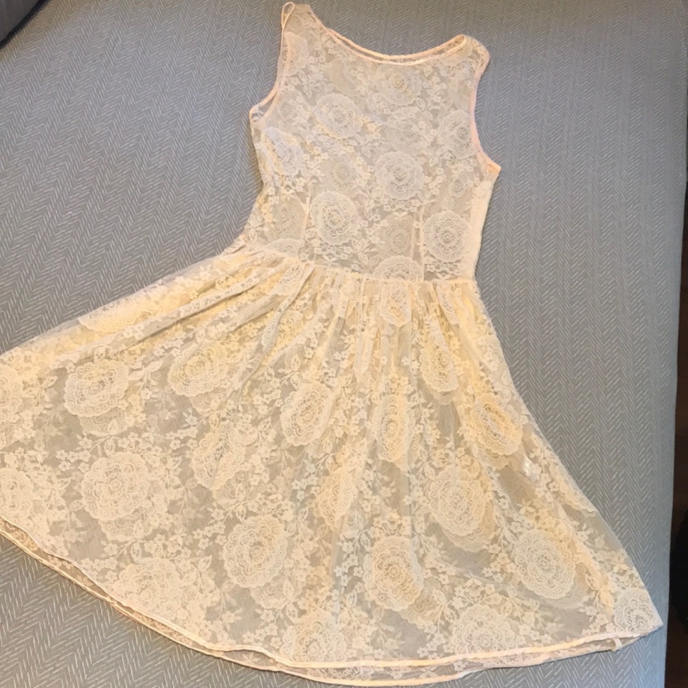 Lace dress with silk lining